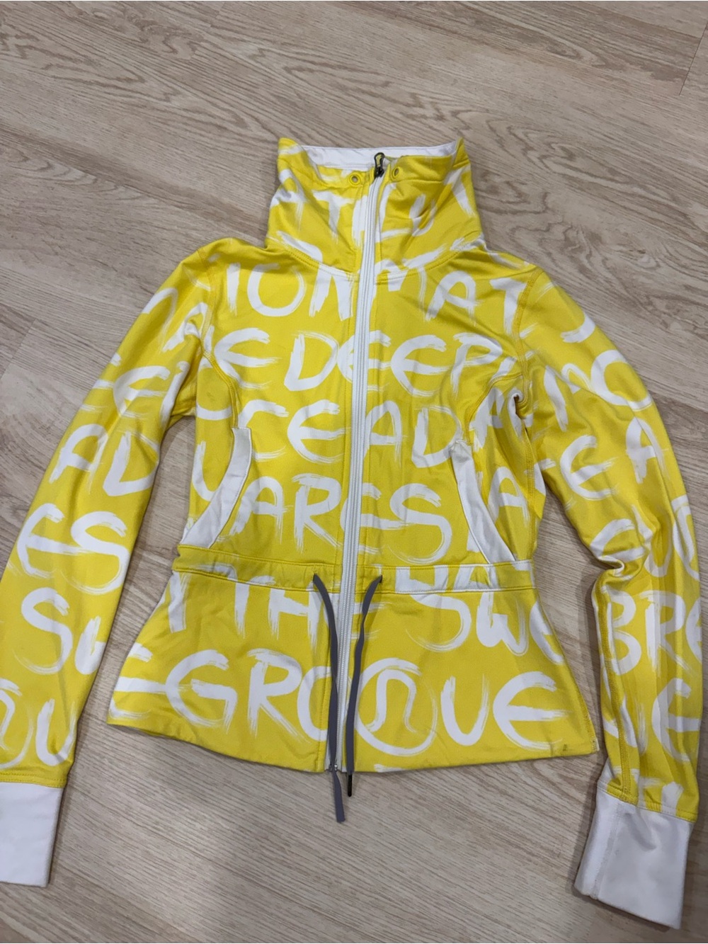 Lululemon Define Jacket | Size 6 | Rare Yellow Graphic Print | Full Zip | EUC